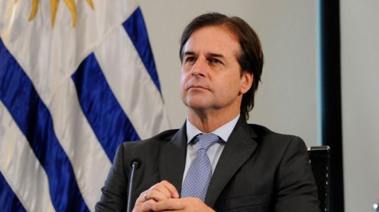 Lee más sobre el artículo Lacalle Pou y la residencia fiscal: Uruguay “va a esperar con los brazos abiertos” a extranjeros